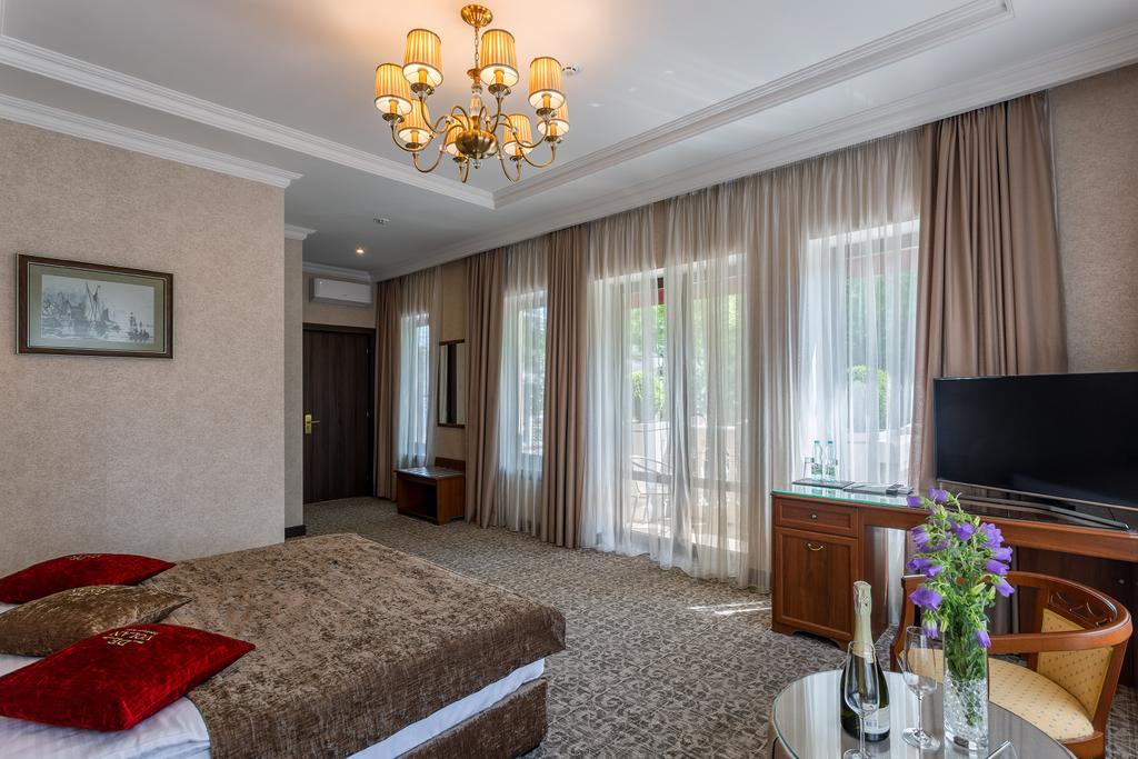 De Volan Boutique Hotel Odesa Exterior photo